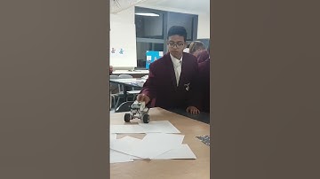 Explaining Robot project at school