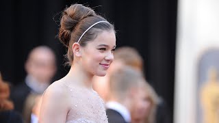 hailee steinfeld at the oscars red carpet (2011)