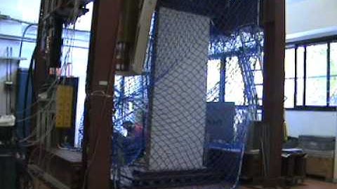 Bending-Buckling test of URM Wall #2. General view