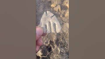 Practicing my notches #lostancienttechnology #calfcreekeccentric #stoneart