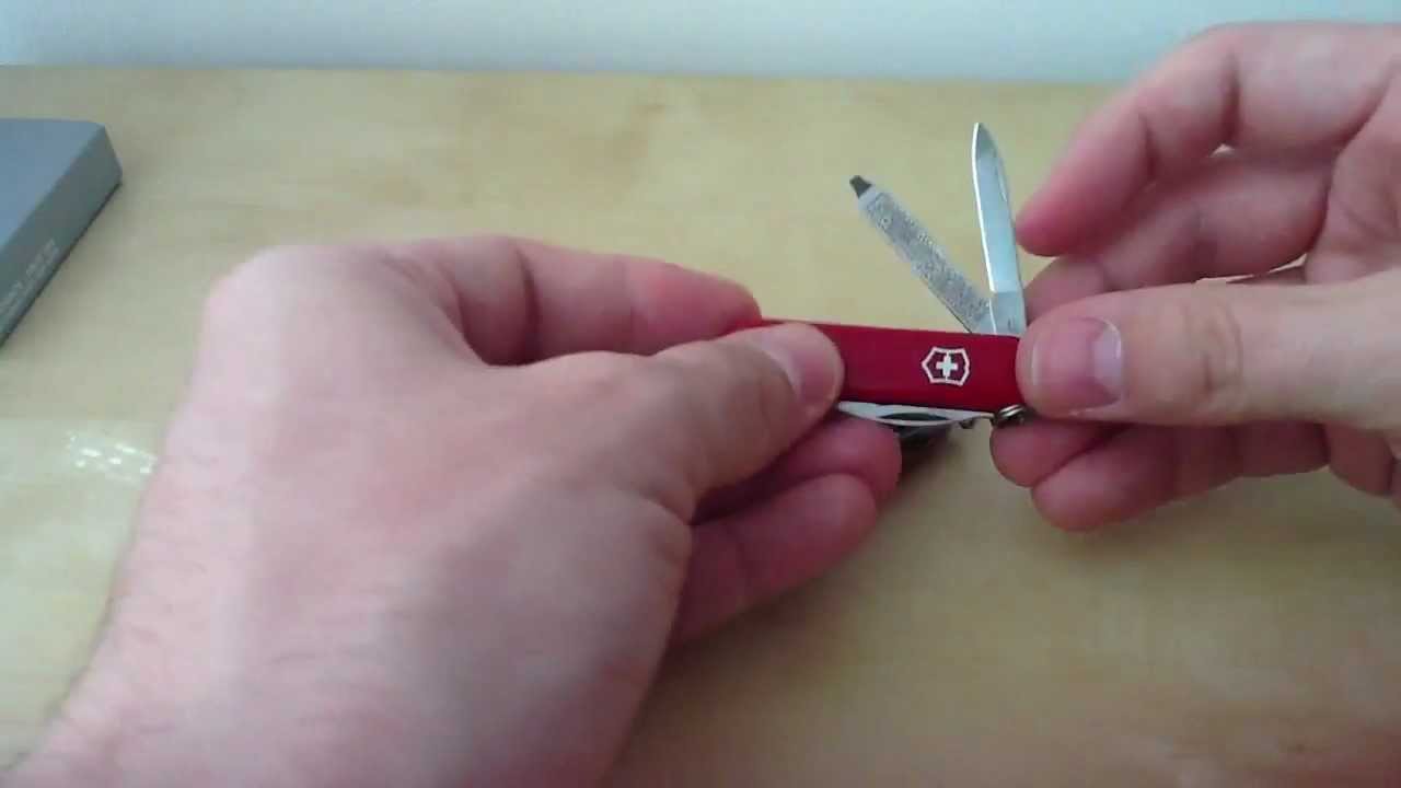 Victorinox Mini Champ 0.6385 - Review 