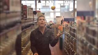 Steve-O Juggling