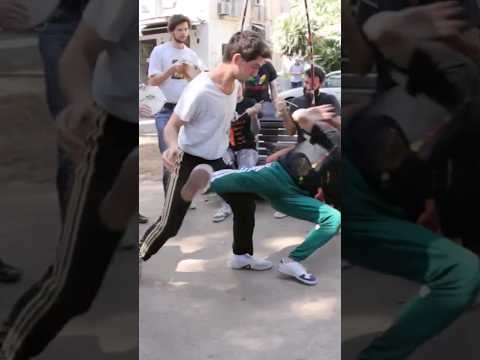 Video: Hoe goed te zijn in Capoeira (met afbeeldingen)