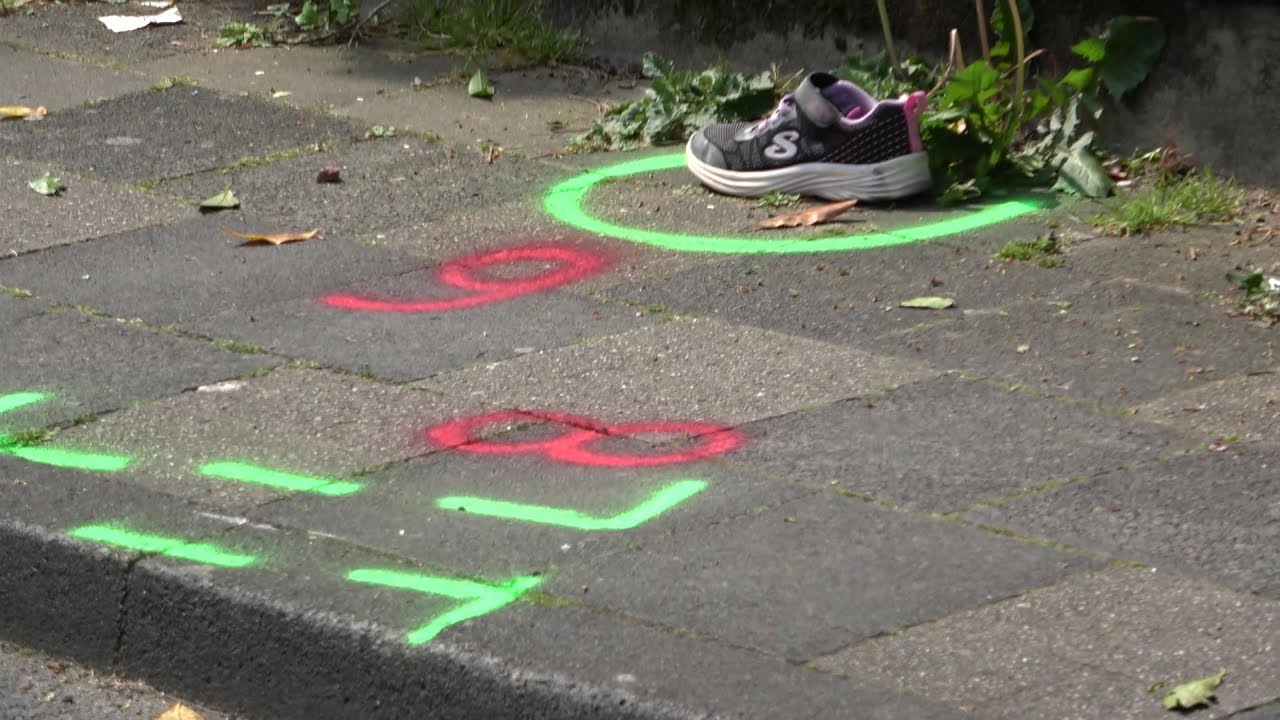 PKW rast 9-Jährige tot - Gegen Mauer + Fahrzeuge in Troisdorf am 07.05.22 + O-Ton