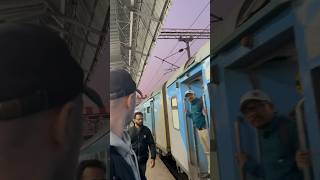 Они летают под 150 🚂 🇮🇳