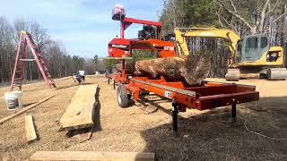 Giant log on the Sawmill, don’t use the can’t hook , use the machine