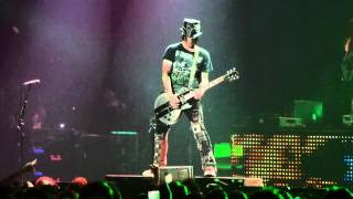 Guns N Roses World Tour 2012: DJ  Ashba Solo