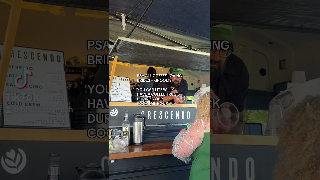 Coffee Cocktail Hour | Minnesota Wedding Photographer 