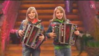 Die Twinnies, Bayernmädels - 2009 chords