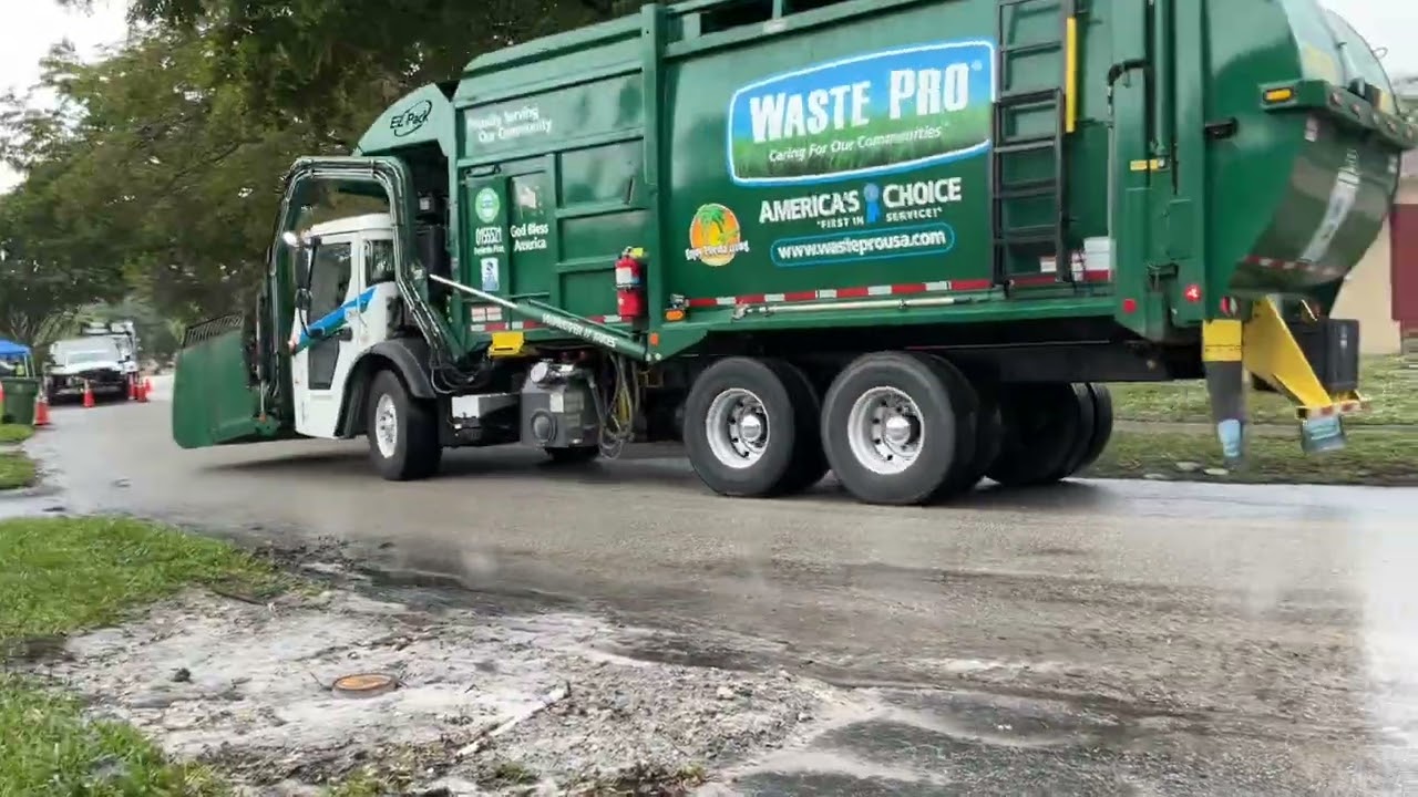 Sub driver  driving a Waste pro Mack LR Ez-pack currtro Bridge-stone 0155521 on  trash 