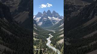 Mountain Magic 🏔️⛰️🌄 #lifeisbutadream #nature #CanmoreViews #RockyMountains"