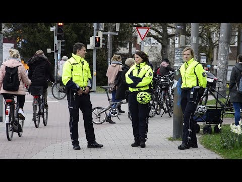 Video: Verdächtiger Bombenanschlag In Berlin Wird Von Der Polizei Abgeschossen