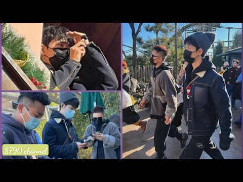 Sean Xiao waves to the crowd and relaxes to the music at Universal Studios