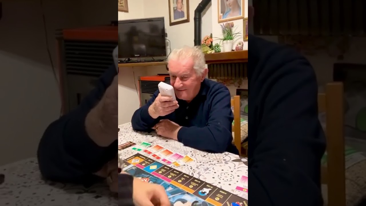 Nonno Faustino gioca a monopoli 🐊😂🐊