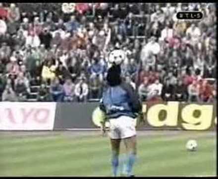 Maradona entrenando en el Napoli