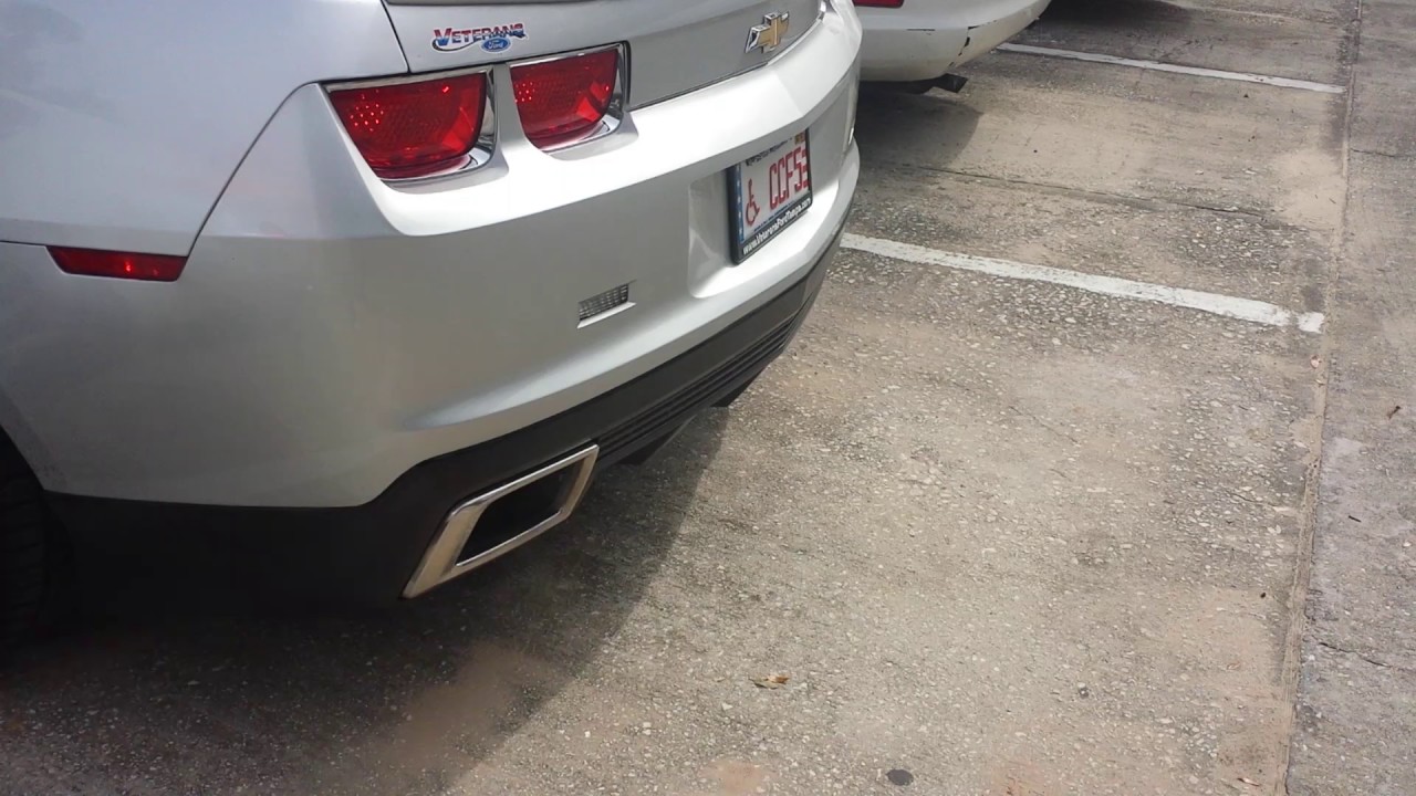 Stock 2010 Camaro SS revving