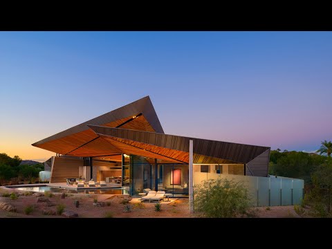 Video: Ett Skyhögt Tak Definierar Dancing Light Residence, En Arizona Desert Dwelling