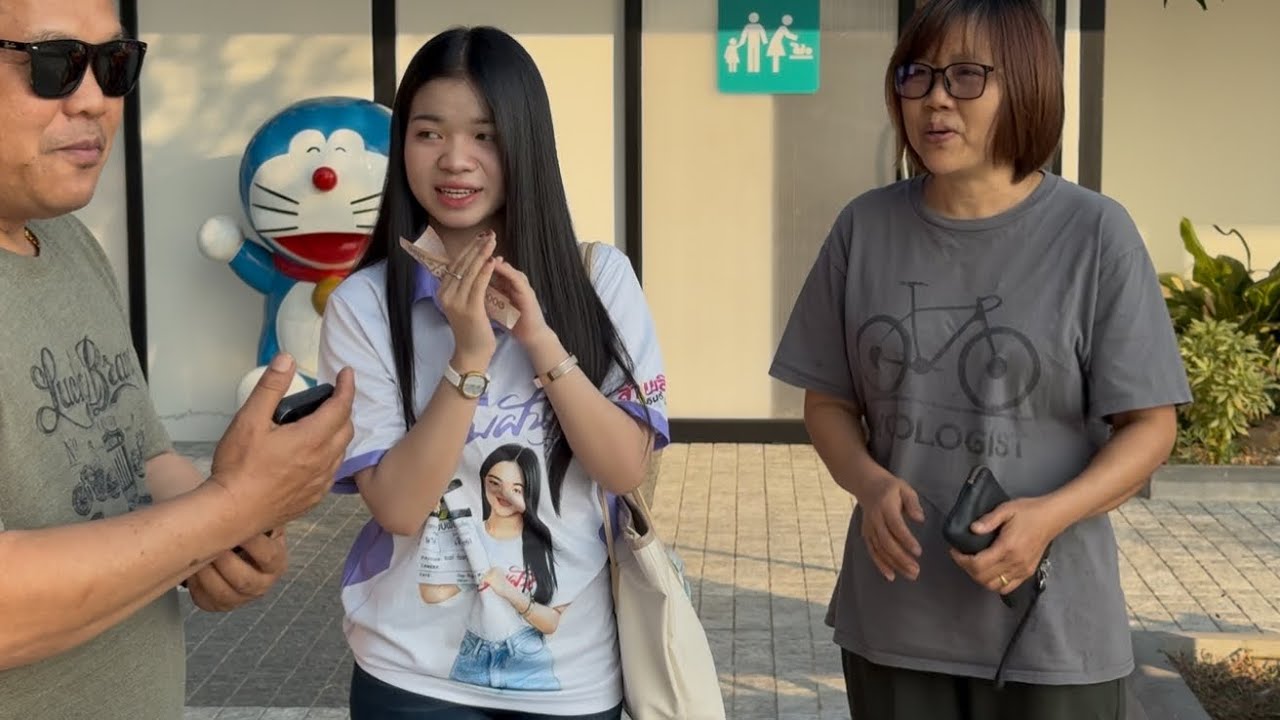 แวะปั้มรับมาลัยจากพ่อแม่fcที่ขอนแก่นก่อนเข้างาน 