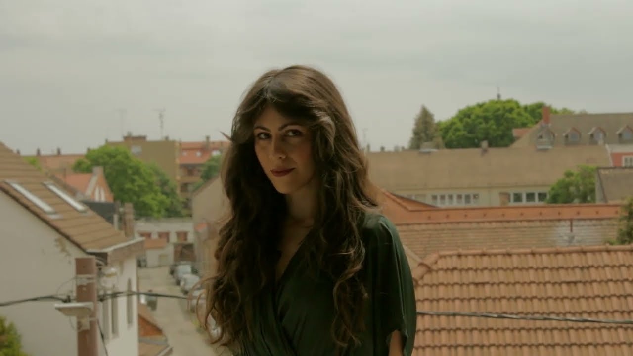 „Amit itt látsz, az vagyok én” // This is me // Veronika Varga // video by Zilia Sophie Lacôte