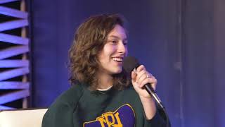 Vignette de la vidéo "KING PRINCESS BEING A GAY LEGEND FOR 7 MINUTES STRAIGHT"