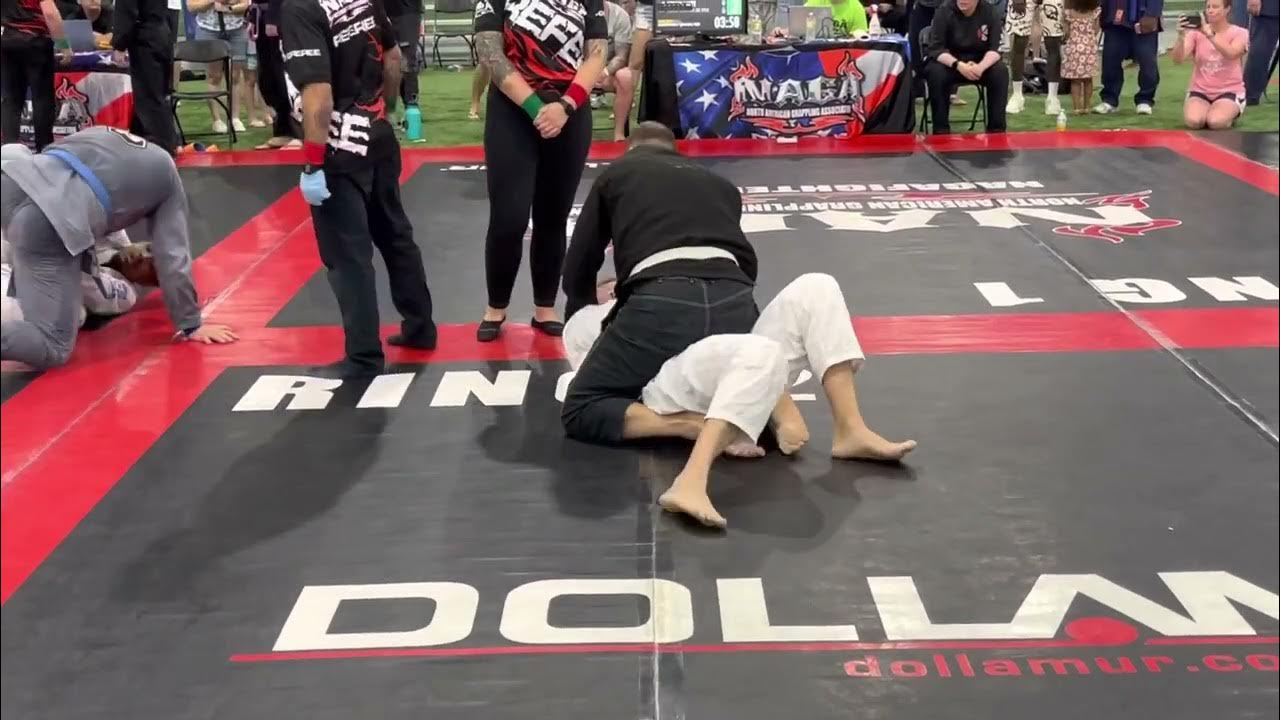 NAGA VA Beach 2022 heavy weight (40+) division. Win by Ezekiel choke