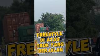 Gak Takut Jatuh 😳