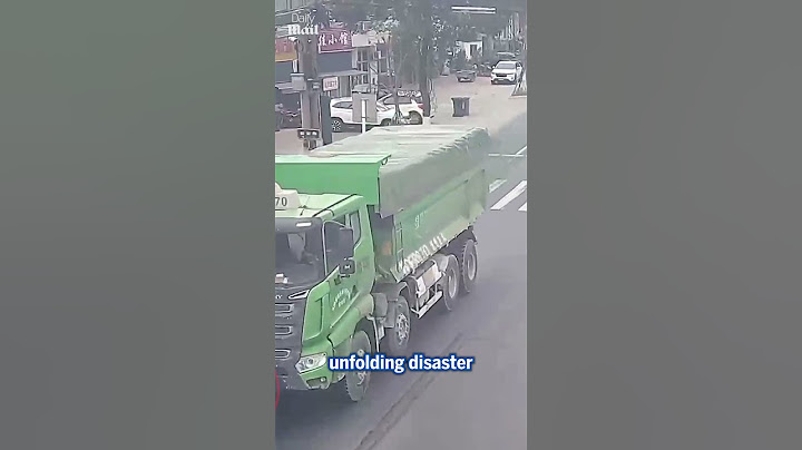 80-year-old in wheelchair saved from busy traffic