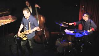 Miniatura de vídeo de "Mark Guiliana Jazz Quartet - Long Branch Live"
