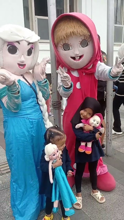 Badut Elsa dan Badut Marsha Berteman 🤪 #badut #fun #video #shortsvideo #anak #yummy #eskrim #short