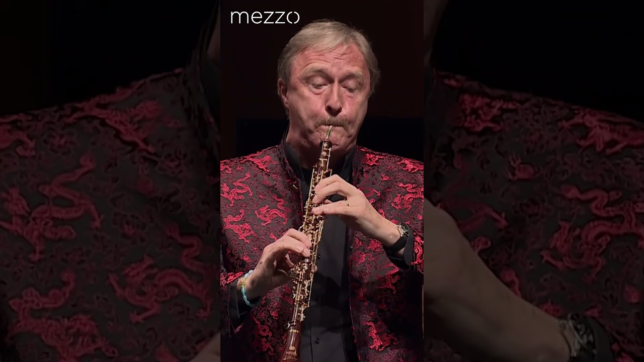 Watch Bach: Concerto for Oboe d'amore - Albrecht Mayer, Berliner Philharmoniker on YouTube