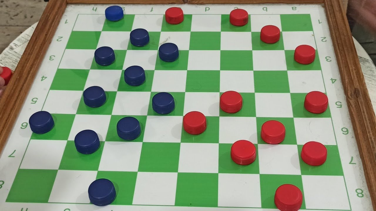 لحظات لعبة الداما 🏁 من التوتر والذكاء العالي 🔥 شوف كيفاش حسم فريد وتوفيق التحدي! #checkers #chess 