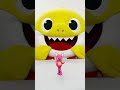 Pinky Finger Size Pinkfong Dancing In Front Of Big Baby Shark mp3