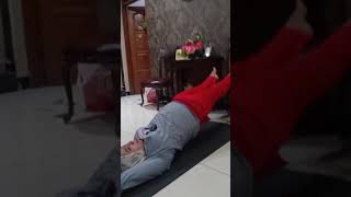 Hot Chair Paha, Pantat, Perut Dan Dada