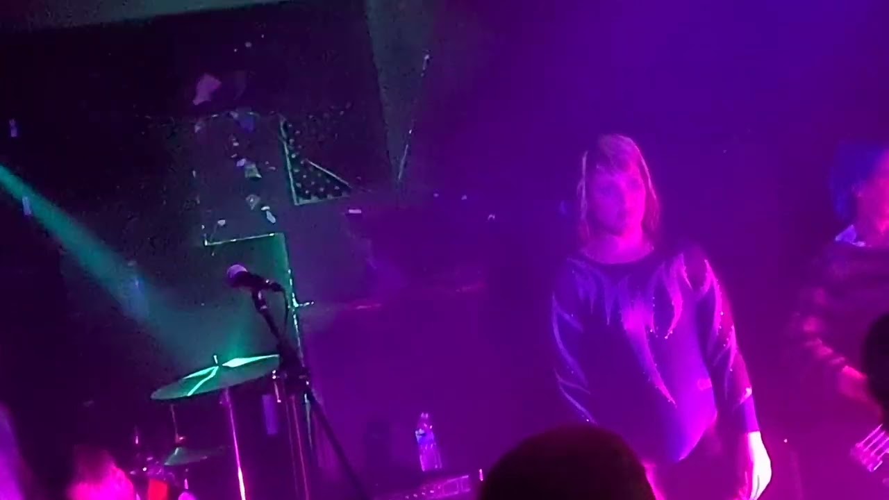 Split Dogs at Hug an Pint Glasgow 26/2/25