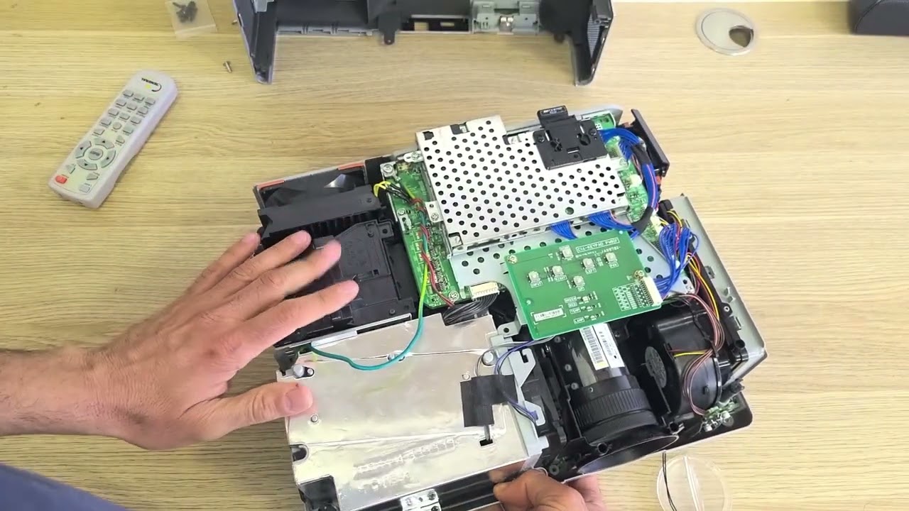 HITACHI CP-X417 3 LCD video projector teardown - YouTube