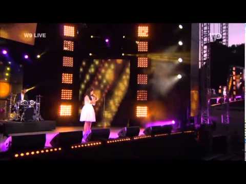 Indila - Tourner dans le vide (W9 Live - 14/06/2014)