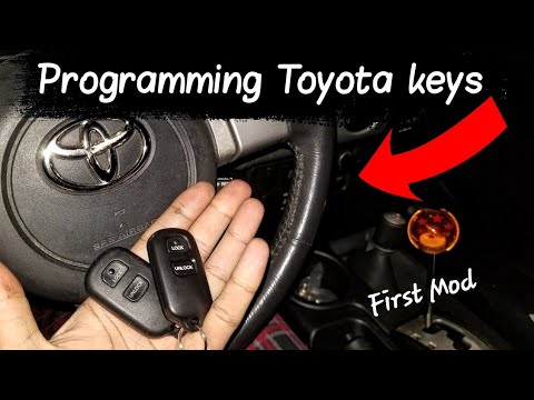 Toyota FJ Cruiser Key Fob을 프로그래밍하는 방법