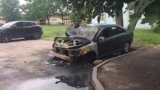 Поджег три авто и разбросал туши птиц Поджег три авто и разбросал туши птиц