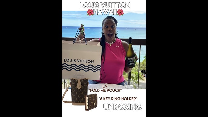 LOUIS VUITTON Monogram Fold Me Pouch 992536