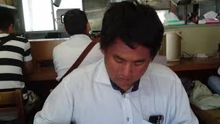 ダイログ グルメ情報 倉敷市児島唐琴 地元で愛される 手打ちうどん【いしはる】隠れた名品 いなり寿司がうどんとマッチ 忘れられない味 伊豆義の近藤大祐さん舩城さん６個食べる