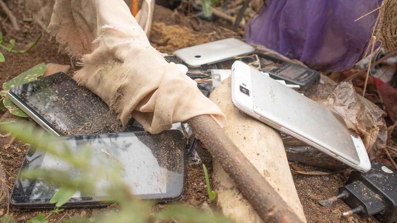 Восстановление телефона android || Нашел много телефона возле реки