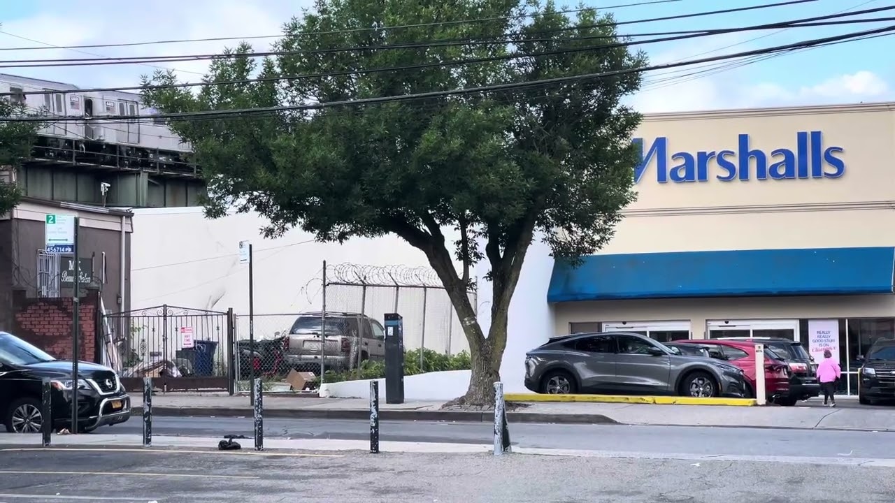 R211 Manhattan Bound A Train departing Rockaway Boulevard in Ozone Park, Queens