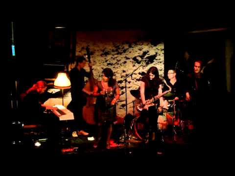 Kristin Amparo Band - War, Live at Lilla Hotellbaren