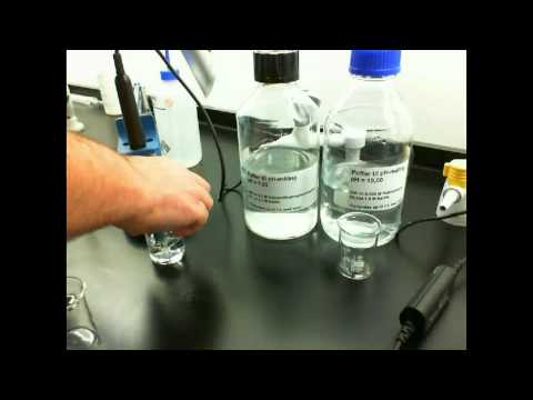 Video: Hvordan kalibrerer man en pH-sonde?