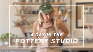 A DAY IN THE POTTERY STUDIO screenshot 2