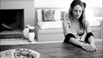 Vanessa Paradis - Il ya Vanessa Paradis - Il ya