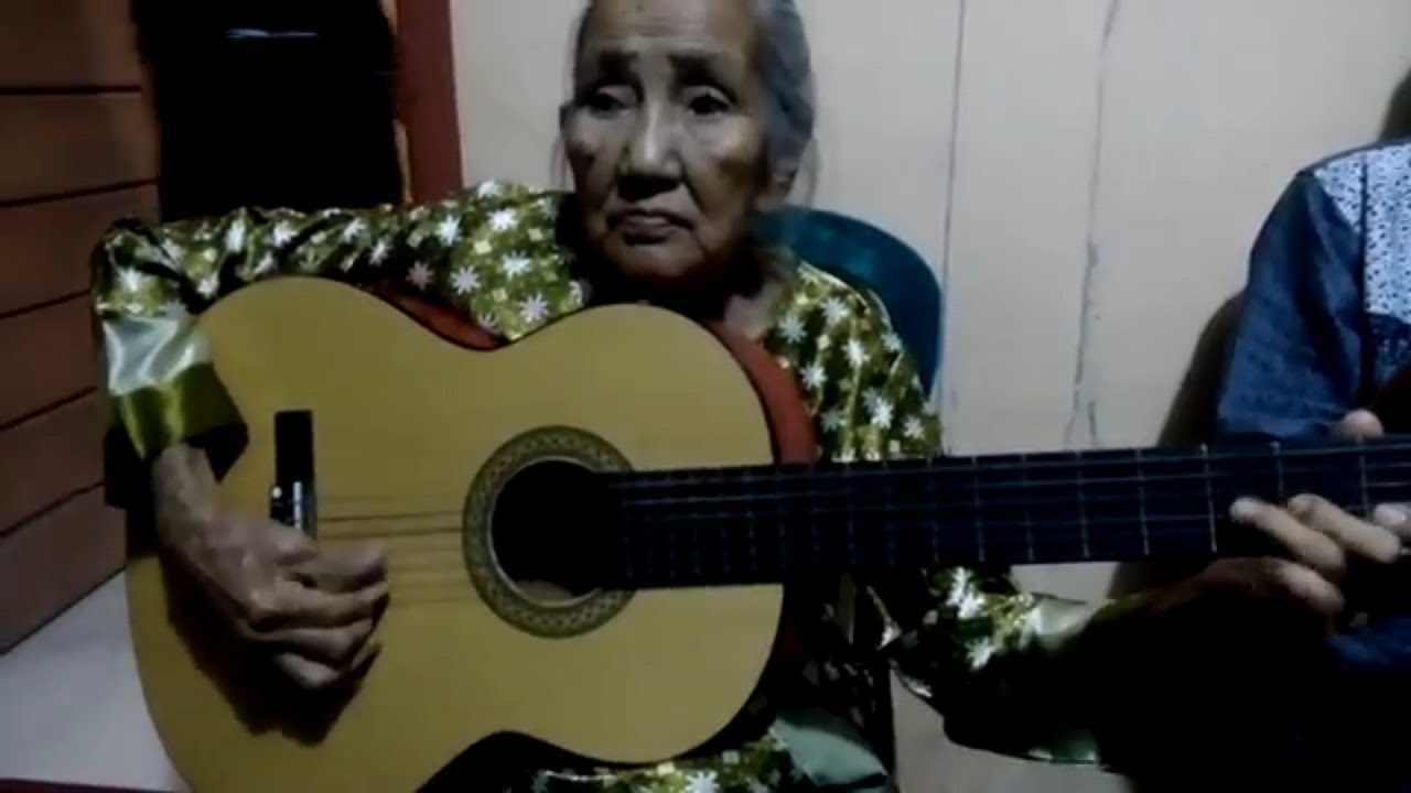 VIRAL!!! | NENEK-NENEK MAIN GITAR COVER LAGU.???😄 - YouTube