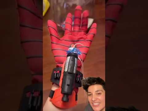 Örümcek adam ağını deniyorum! Spiderman web shooter #tiktokviral #shorts