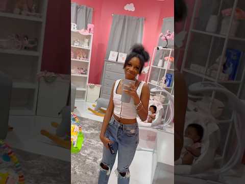 Yaya Looking Cute With Her Natural Hair