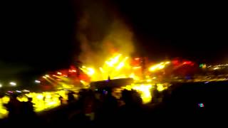 Showtek - Booyah @ Tomorrowworld 2014